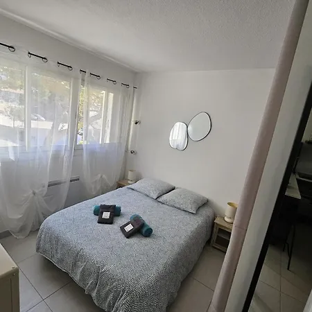 T2 With Shared Pool In Saint-Mandrier-sur-Mer