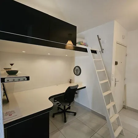 아파트 T2 With Shared Pool In 생 망드리에 쉬르 메르