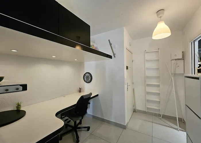 T2 With Shared Pool In アパート *